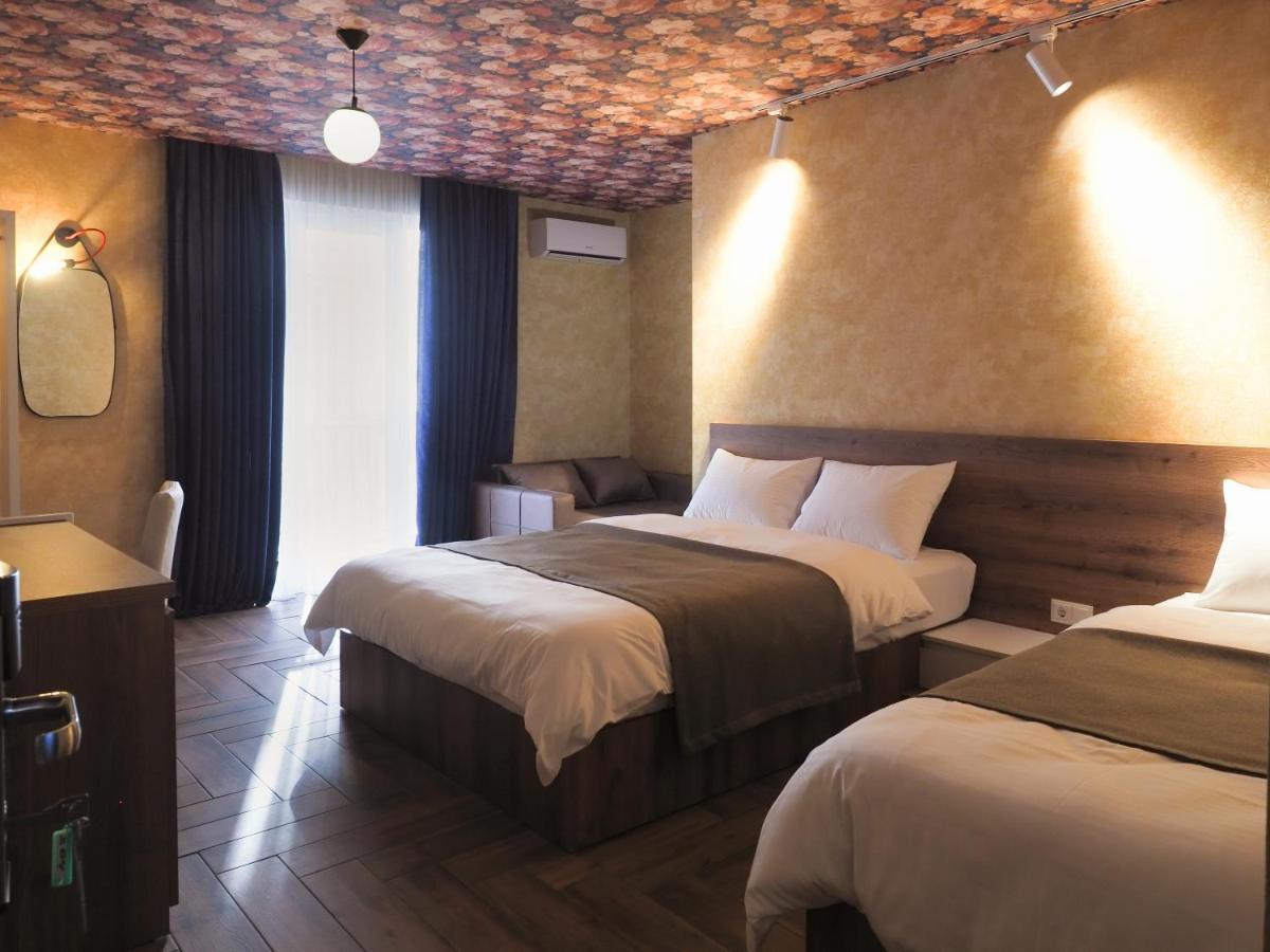 Hotel Banihills Тбилиси Екстериор снимка