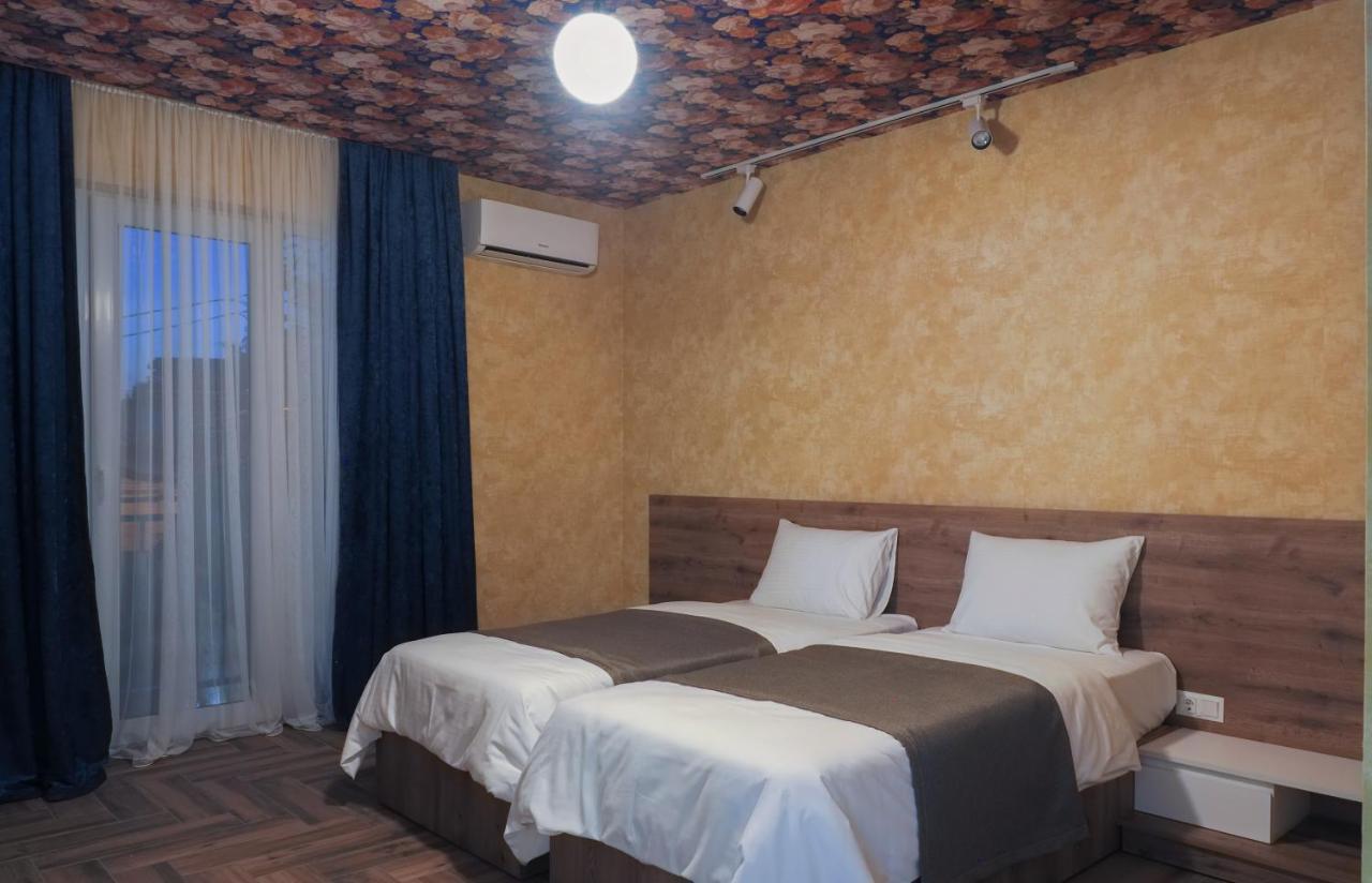 Hotel Banihills Тбилиси Екстериор снимка