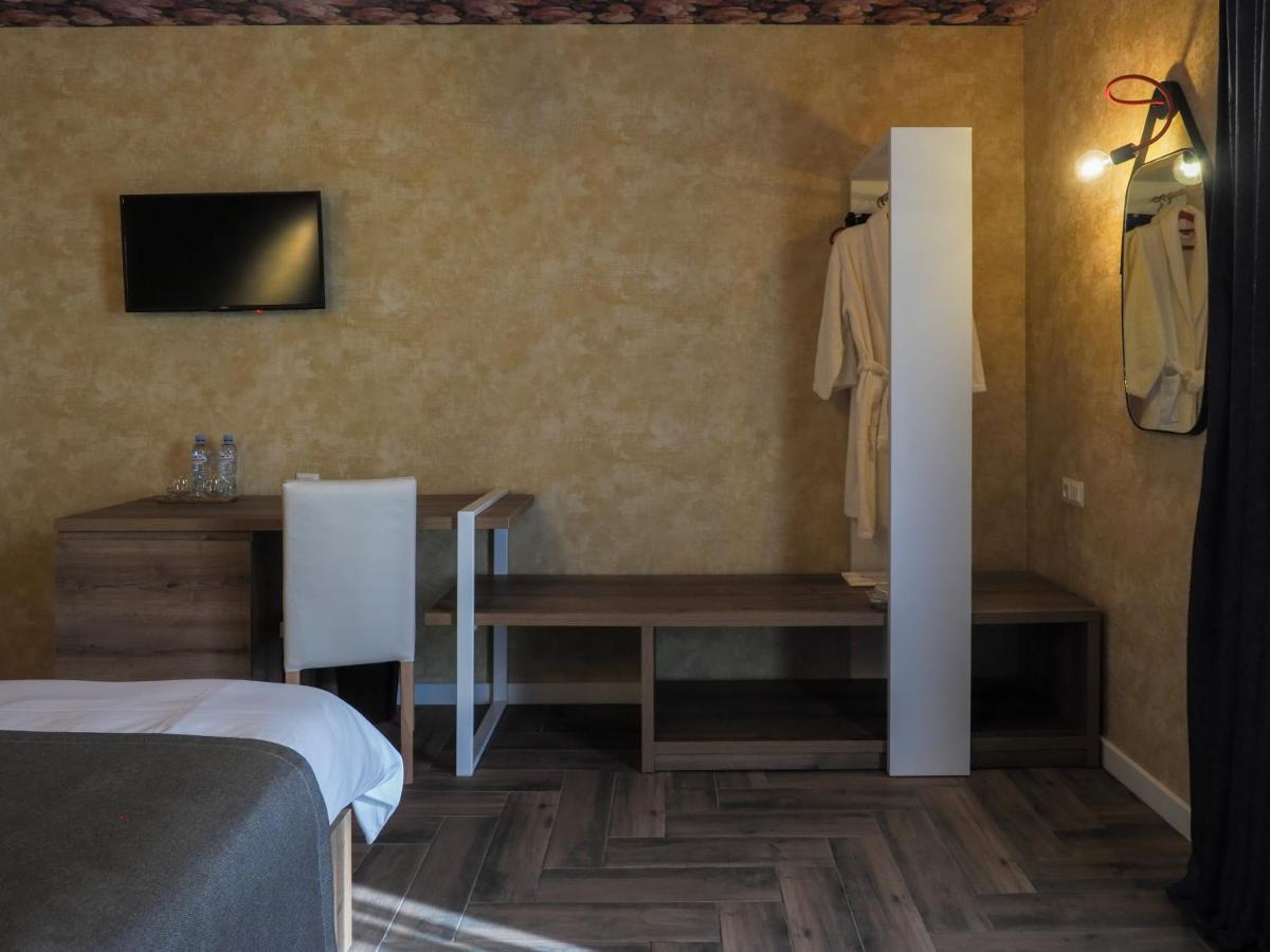 Hotel Banihills Тбилиси Екстериор снимка