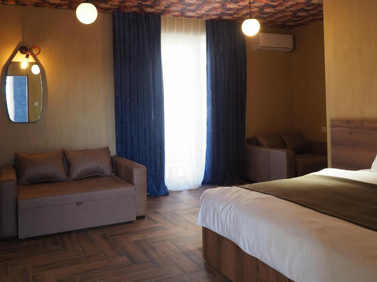 Hotel Banihills Тбилиси Екстериор снимка