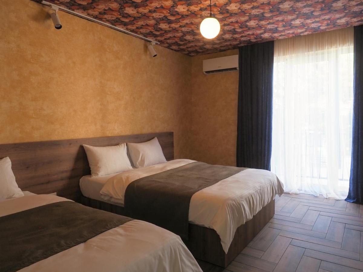 Hotel Banihills Тбилиси Екстериор снимка