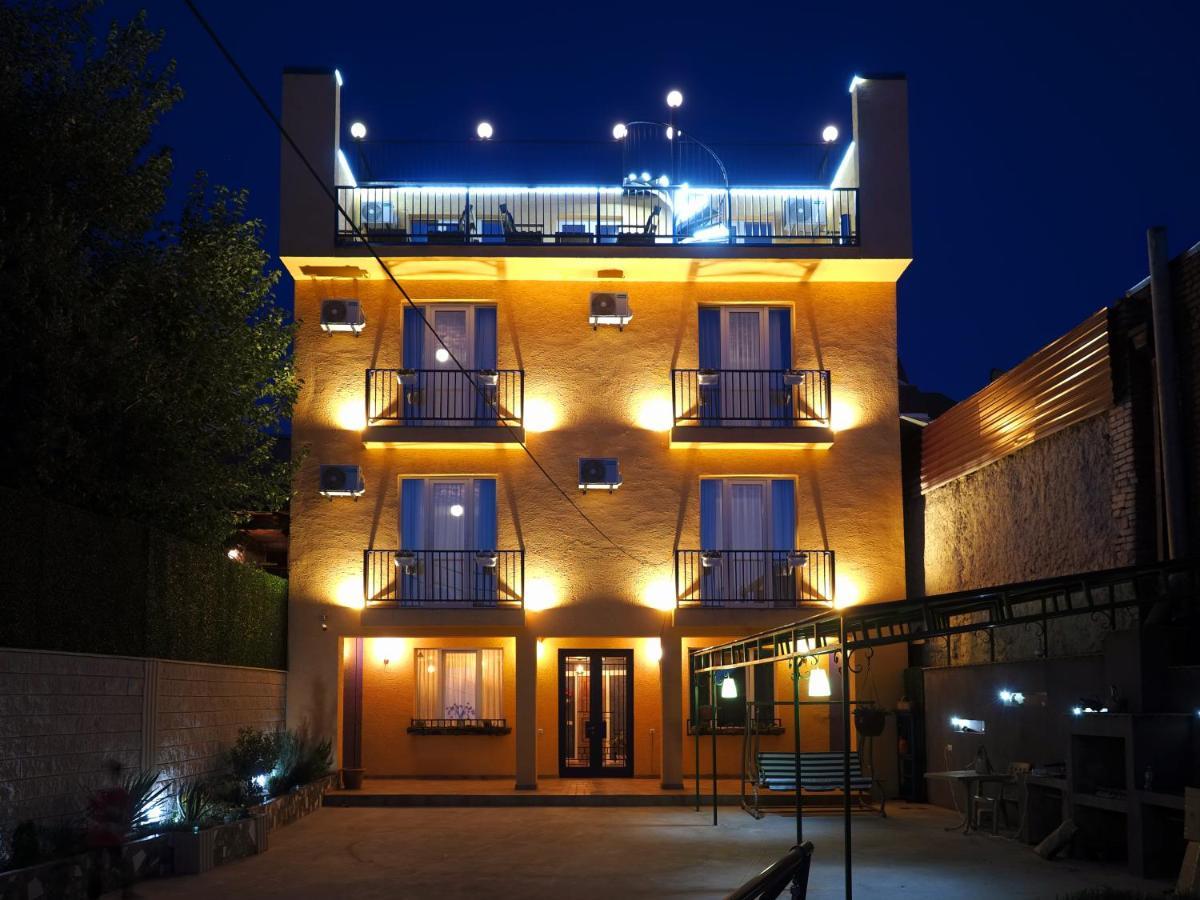 Hotel Banihills Тбилиси Екстериор снимка