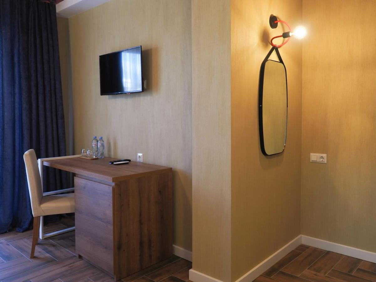 Hotel Banihills Тбилиси Екстериор снимка