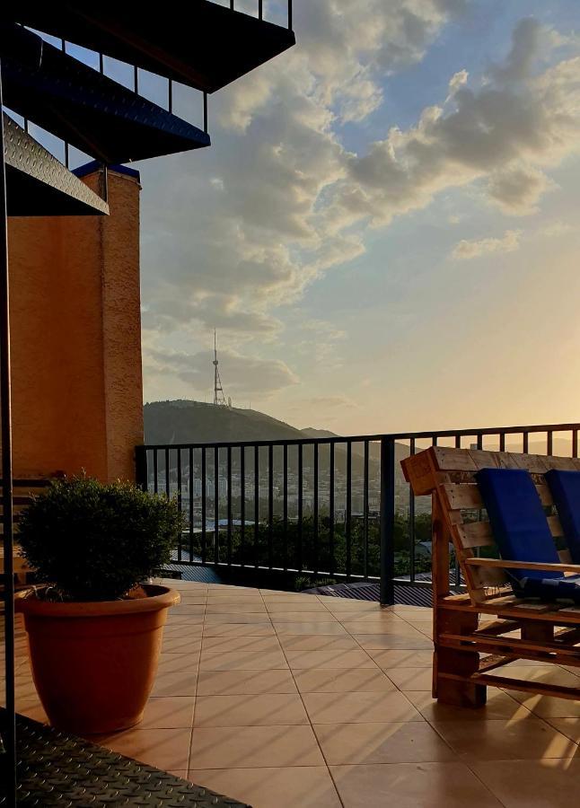 Hotel Banihills Тбилиси Екстериор снимка