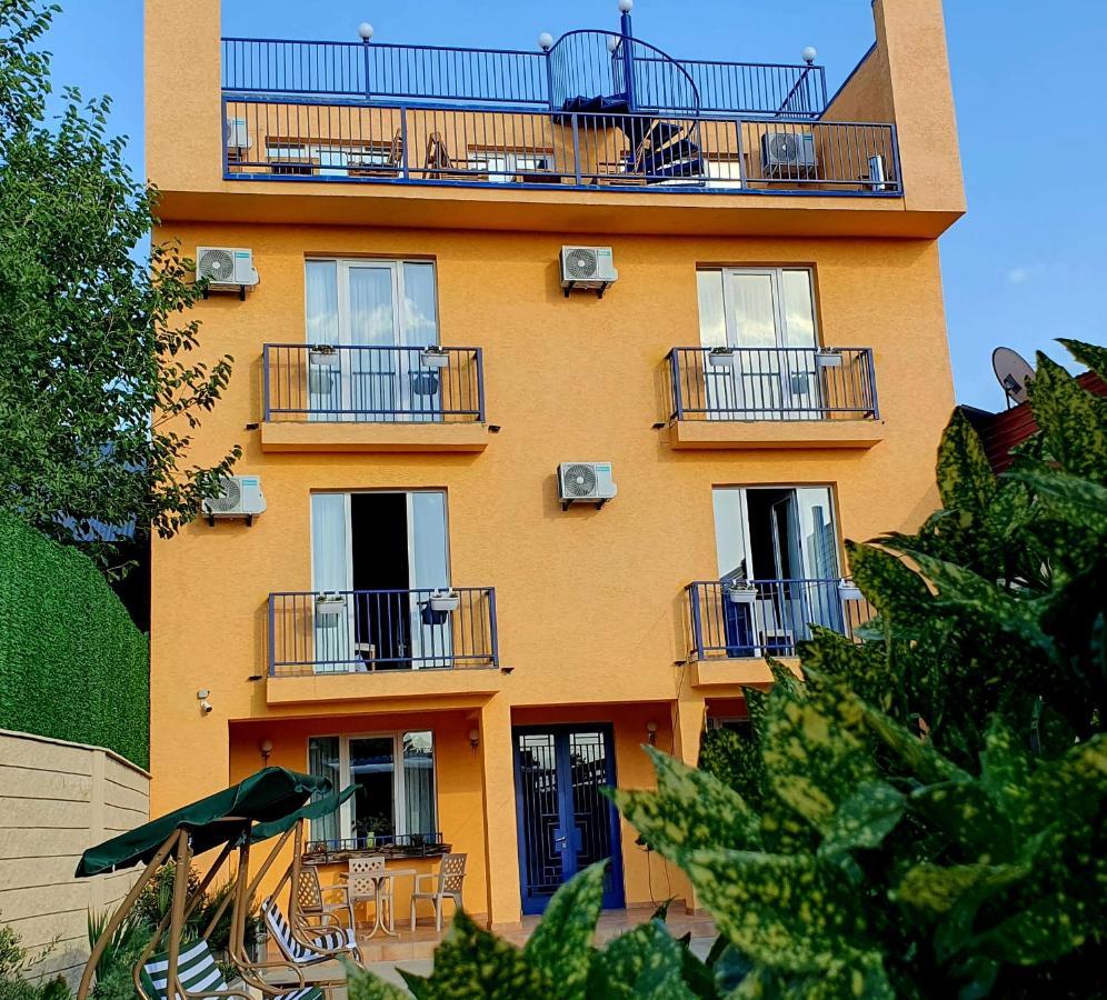 Hotel Banihills Тбилиси Екстериор снимка