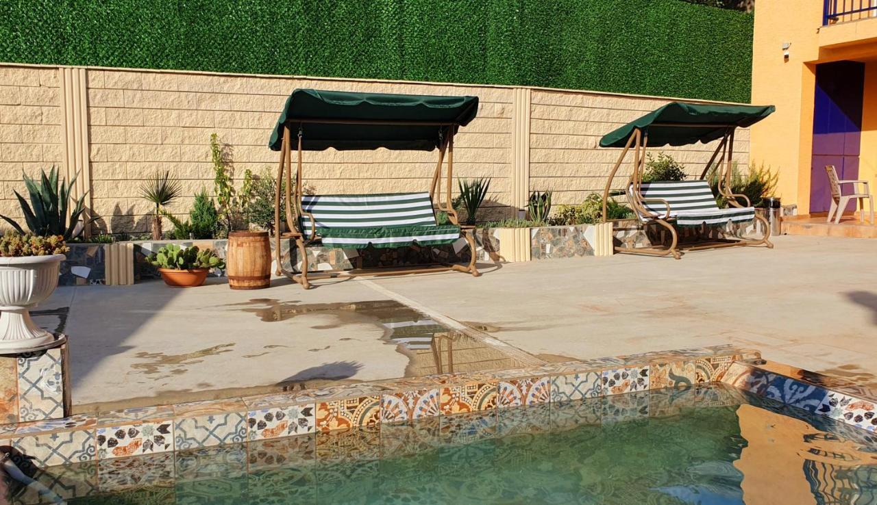 Hotel Banihills Тбилиси Екстериор снимка