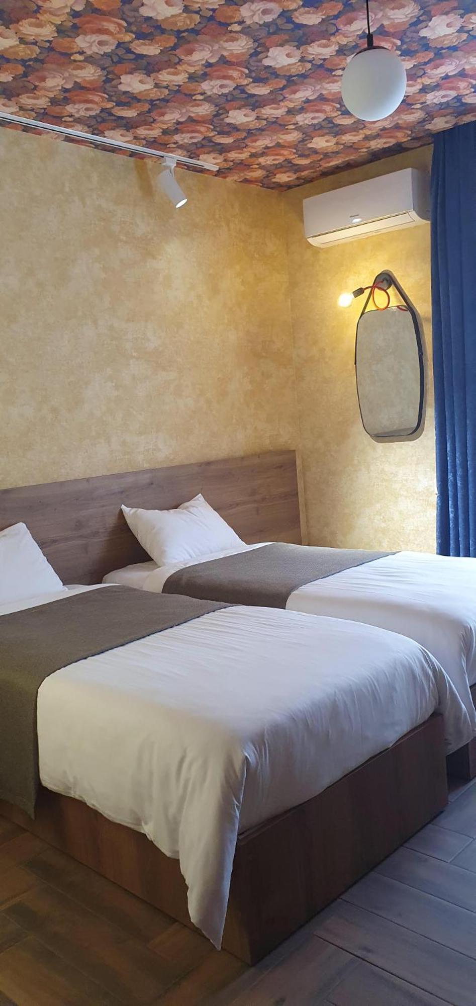 Hotel Banihills Тбилиси Екстериор снимка